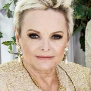 Meet your Posher, Debbie